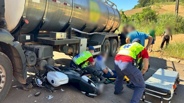Motociclista sofre ferimentos generalizados em colisão com caminhão na BR-282