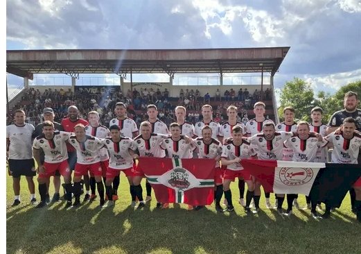 Cometa goleia na ida das semifinais do Regional