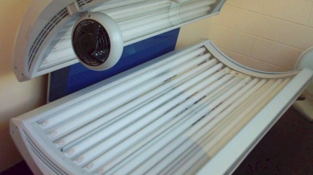 Câmaras de bronzeamento podem voltar a ser permitidas em SC, mesmo com proibição nacional