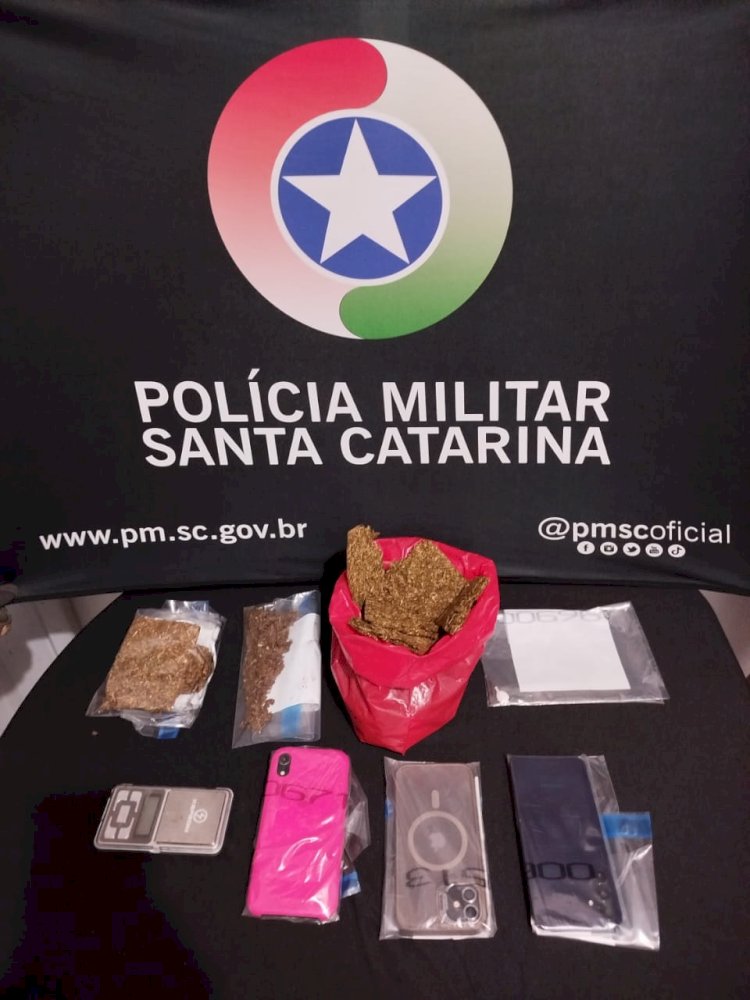 Polícia Militar prende homem e uma mulher por tráfico de drogas